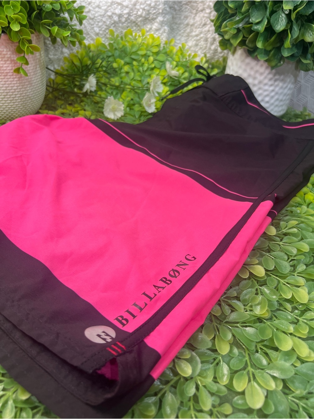 Billabong Men’s Black & Hot Pink Colorblock Boardshorts - Picture 5 of 8